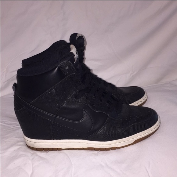 dunk sky hi essential